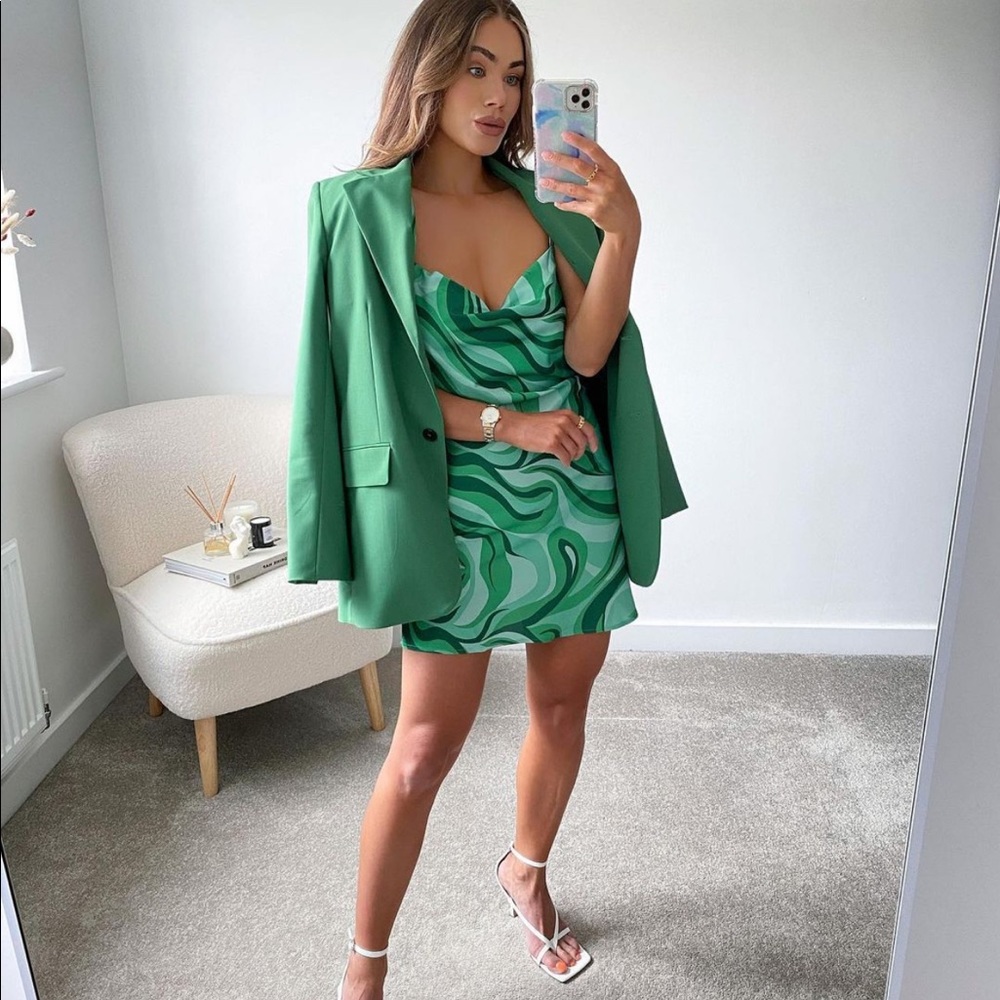 Zara flowy mini dress - Picture 3 of 16